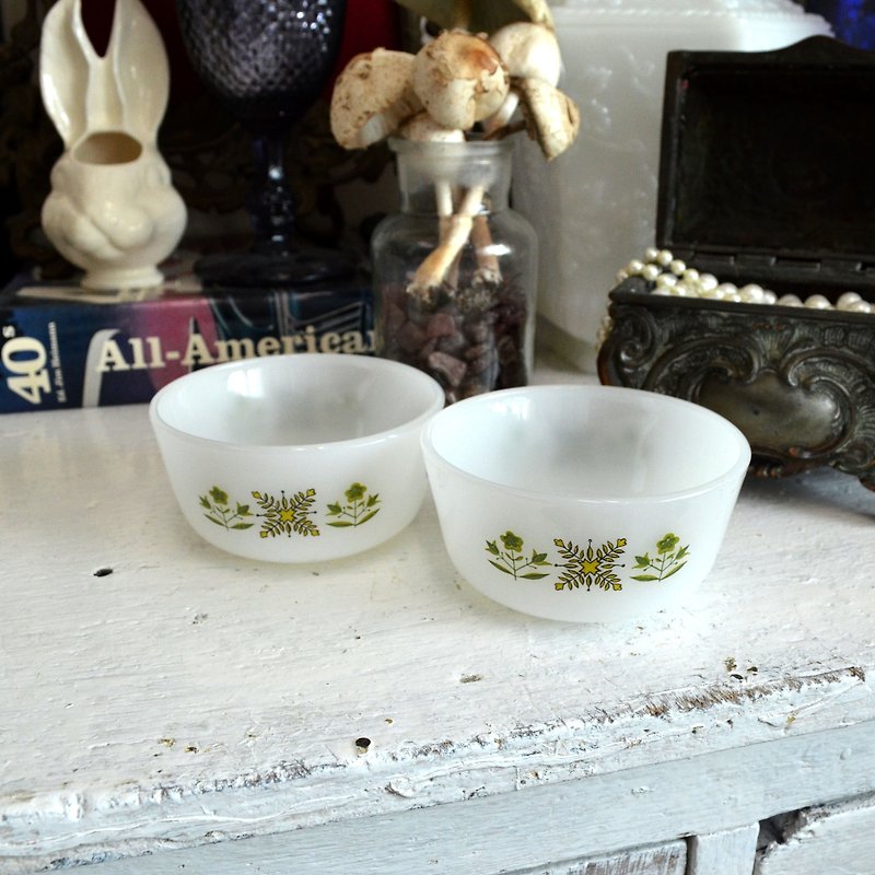 FIRE KING 奶白玻璃印花湯碗 60s古董玻璃製品Milk Glasses Bowl - 碗 - 玻璃 白色