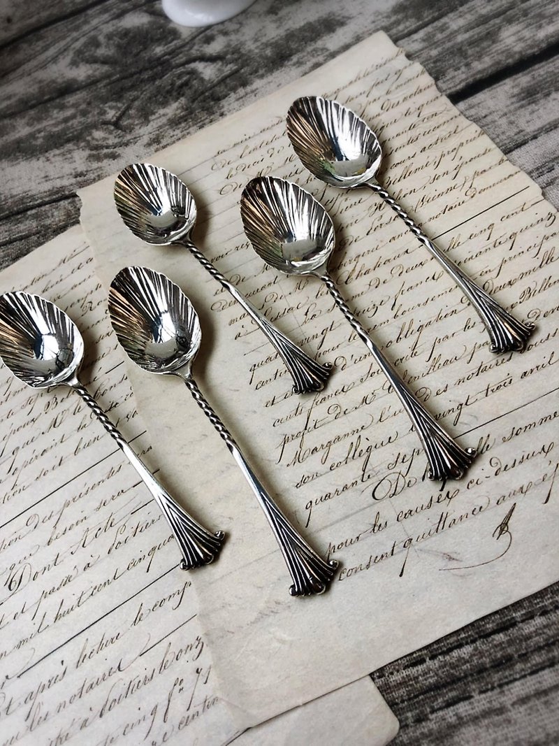 Antique heavyweight and rare extremely beautiful lion printed sterling silver teaspoon/coffee spoon made in London in 1895, England - Cutlery & Flatware - Sterling Silver Silver