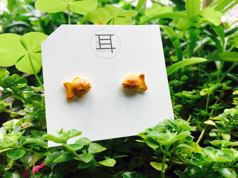 star ornaments 星飾【鯛焼き/鯛魚燒耳環 】黏土手工設計/飾物禮物/耳環飾品 - 耳環/耳夾/耳骨夾 - 黏土 咖啡色
