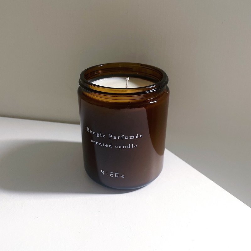 4:20 vibin lab soy candle - Fragrances - Glass Brown