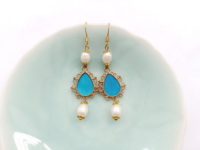 Water Drop Shape Antique Chinese Earrings Immitation Kingfisher Feather - ต่างหู - วัสดุอื่นๆ สีน้ำเงิน