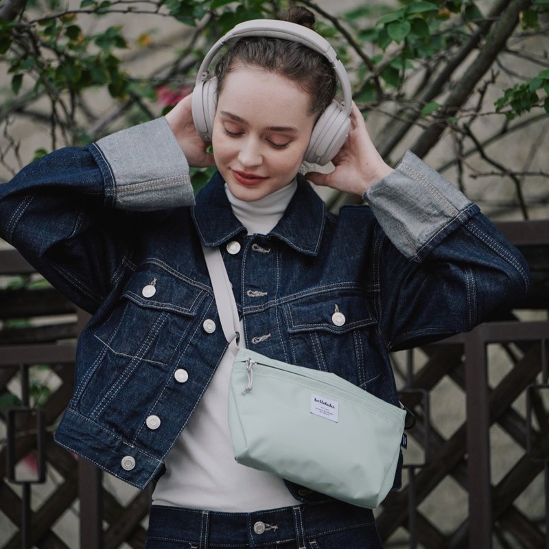 簡約輕巧斜背包 CANA ECO 防潑水日常旅行小袋子 (薄荷綠) - 側背包/斜孭袋 - 環保材質 綠色