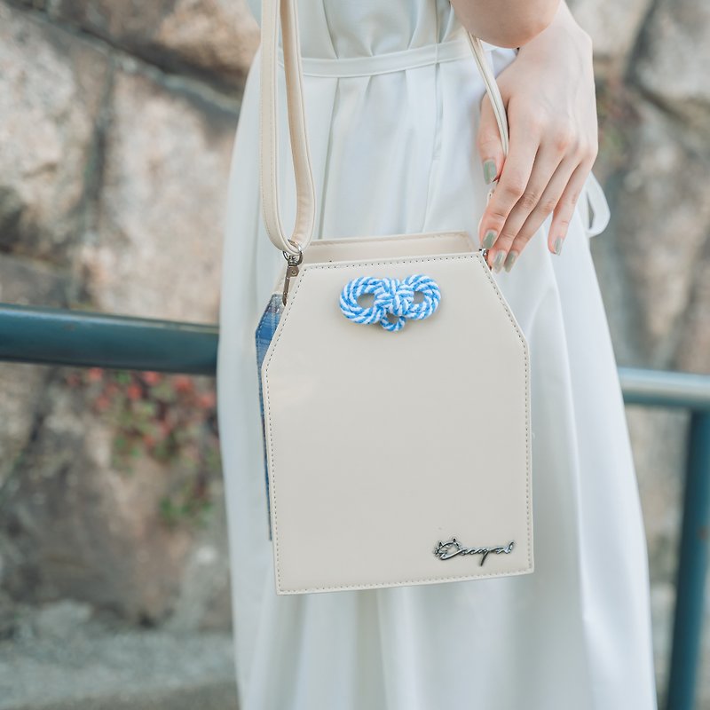 [Essential for Japanese Style | Free Shipping to Taiwan, Hong Kong and Macau] Yushou Leather Bag - Off-white (equipped with long and short shoulder straps) - กระเป๋าแมสเซนเจอร์ - หนังเทียม 