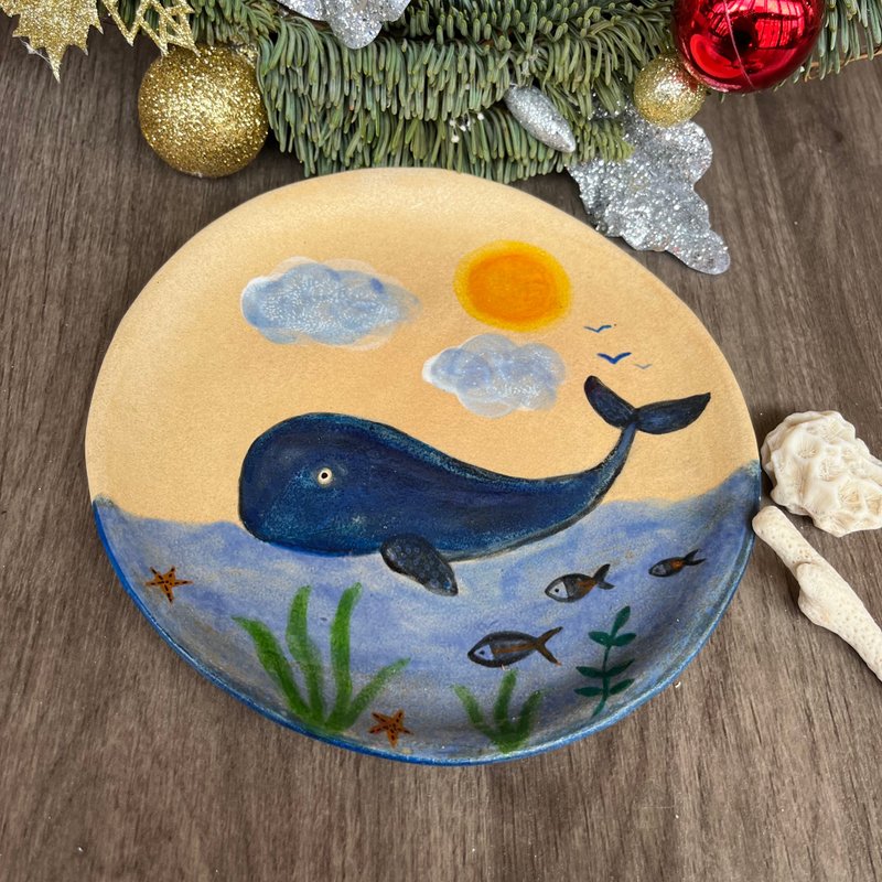 A Lu whale pottery plate/decoration/gift hand-painted original only this one - ของวางตกแต่ง - ดินเผา หลากหลายสี