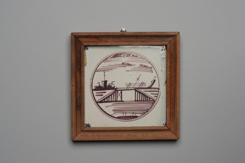 Manganese landscape in circle tile (T113)/ delft blue/handpainted/antiques - โปสเตอร์ - ดินเผา สีนำ้ตาล