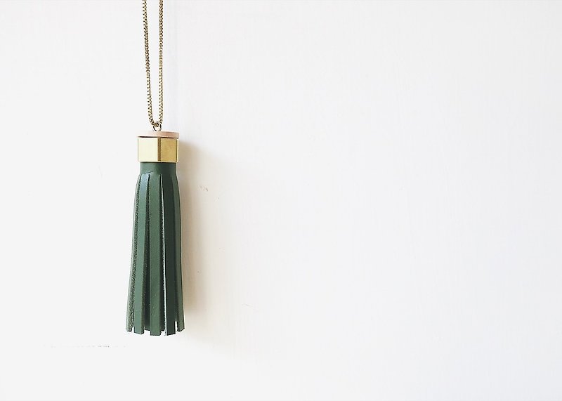 [] Endorphin vegetable tanned leather tassel long necklace. Army Green - Necklaces - Genuine Leather Green