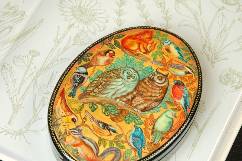 Birds on gold lacquer box wildlife hand-painted decorative miniature art - 擺飾/家飾品 - 其他金屬 金色