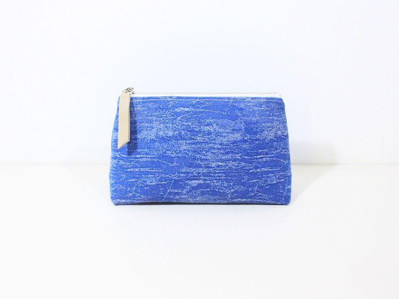 【The MAMA's Closet】Two Colors Denim Cotton ( Destroyed Look ) / Cosmetic Bag ( Pouch ) - Toiletry Bags & Pouches - Cotton & Hemp Blue
