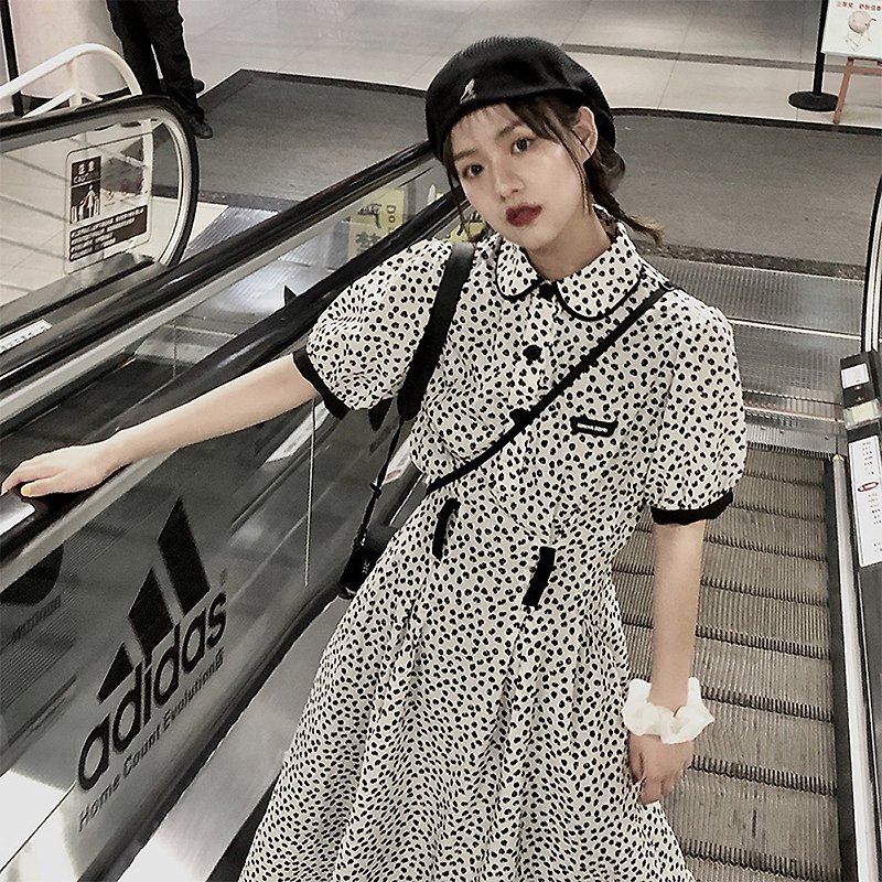 French retro Yamamoto style black and white floral dress female summer niche mid-length puff sleeve Hong Kong style bellflower skirt - ชุดเดรส - ผ้าฝ้าย/ผ้าลินิน ขาว