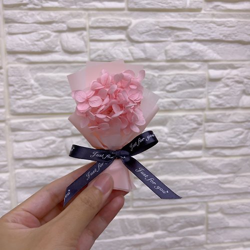 Mini Carnation Bouquet In Blue And Pink For Car Air Outlet