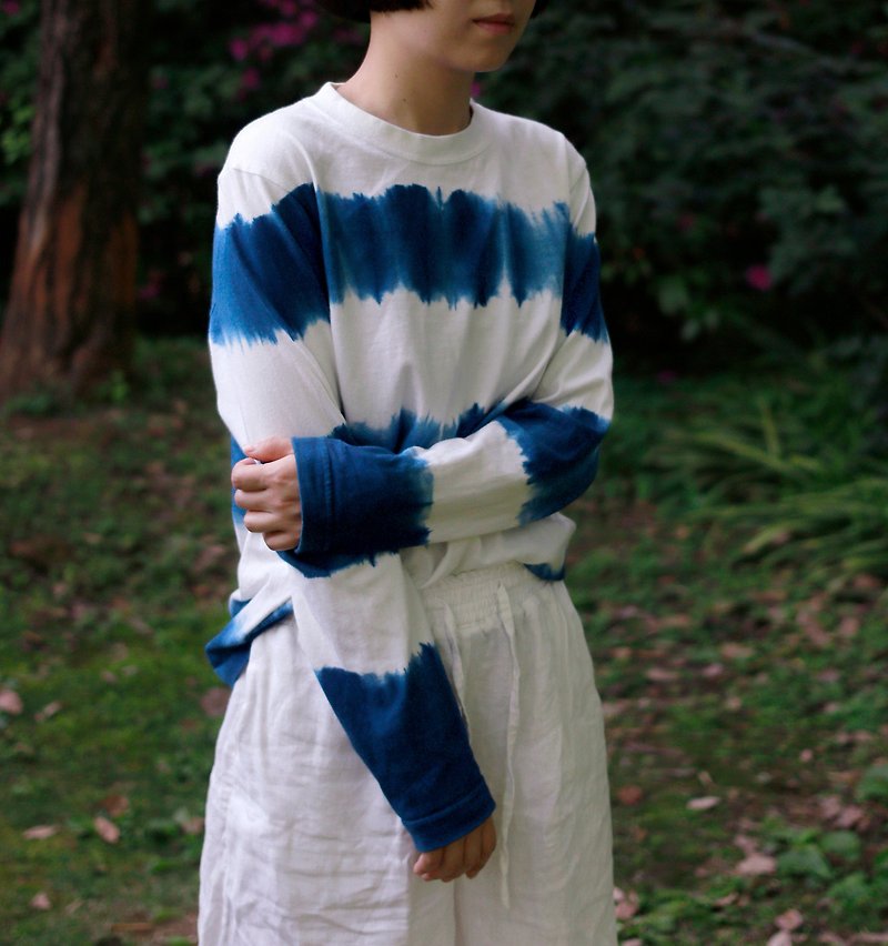 Blue dyed sea soul shirt blue and white striped long-sleeved T-shirt cotton round neck Tee grass and wood tie-dye men's and women's literary indigo - เสื้อฮู้ด - ผ้าฝ้าย/ผ้าลินิน สีน้ำเงิน