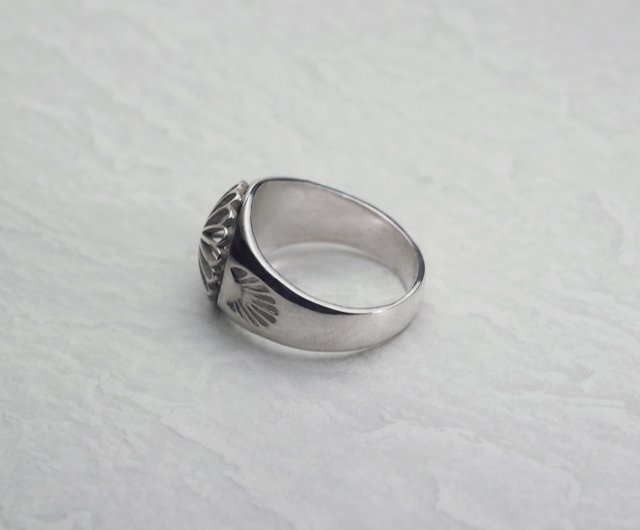 Silver Seal Ring with Juuroku Kiku