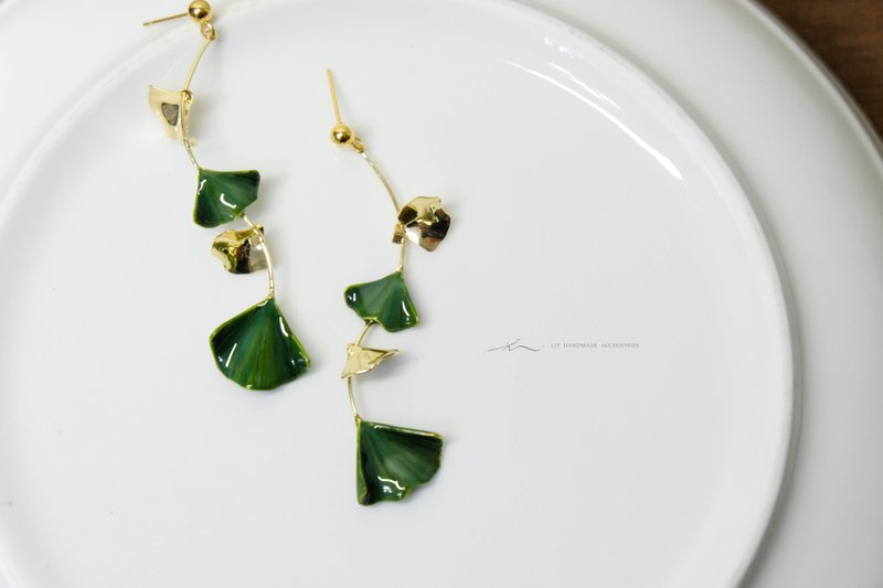 耳針x耳夾水晶花_尤加利裙擺(長款)_光點飾品 - 耳環/耳夾/耳骨夾 - 樹脂 綠色