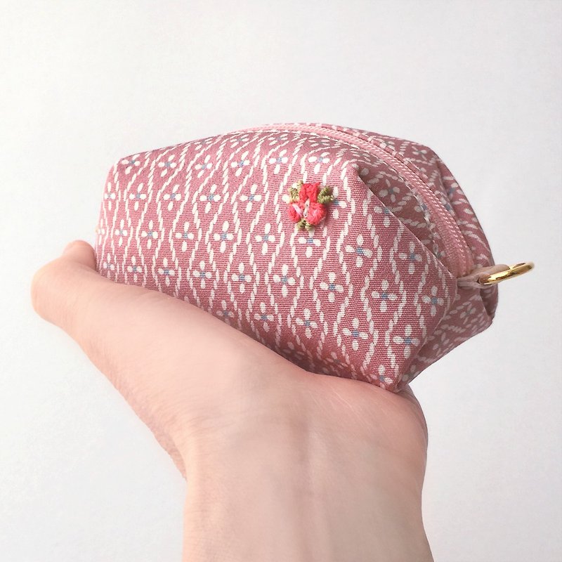 Pouch with Japanese Traditional Pattern, Kimono (Small) - Silk - Toiletry Bags & Pouches - Silk Pink