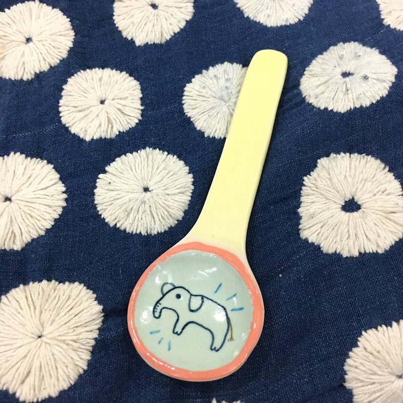 elephant spoon - 花瓶/陶器 - 陶 