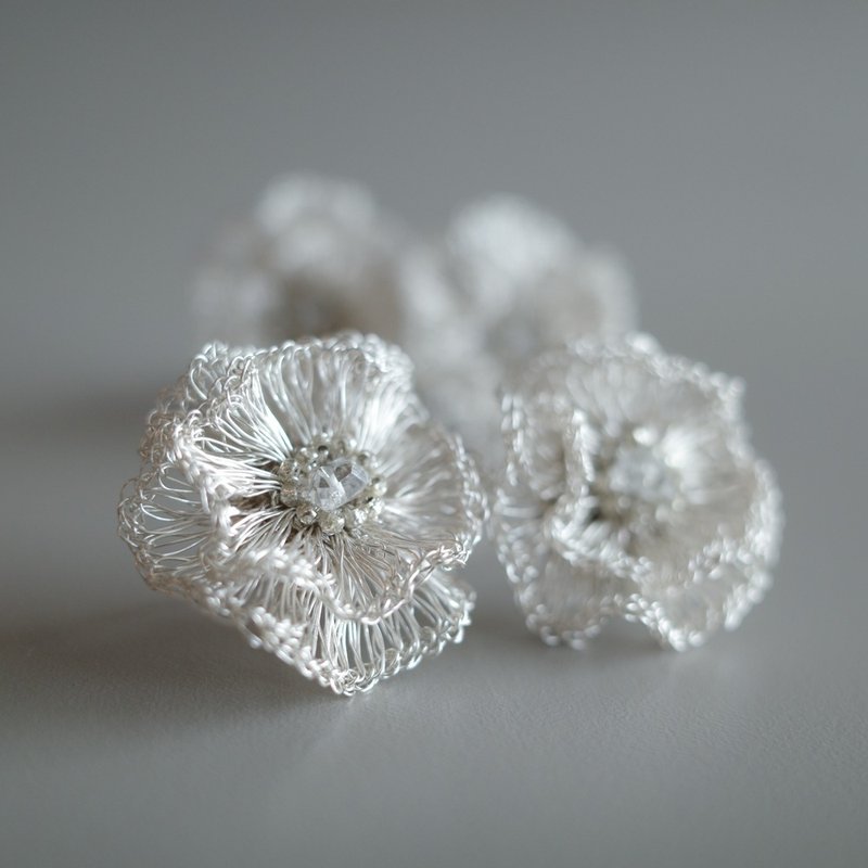 結花 -YUIKA- 哈基瑪鑽石耳環　silver color - 耳環/耳夾/耳骨夾 - 寶石 銀色
