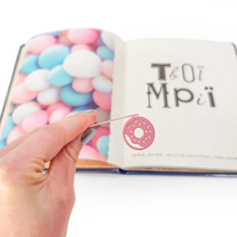 Cute Bookmark Pink Doughnut | Small Bookish Gift for Book Lovers. - ที่คั่นหนังสือ - โลหะ สึชมพู