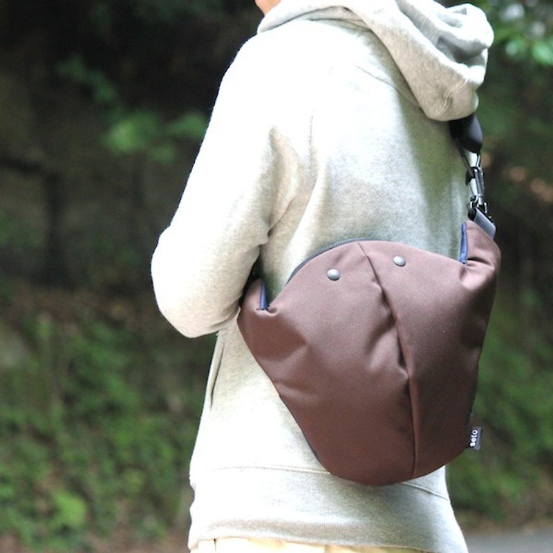 The creature bag　large　Otona-sagari　dark brown navy - 側背包/斜背包 - 聚酯纖維 咖啡色