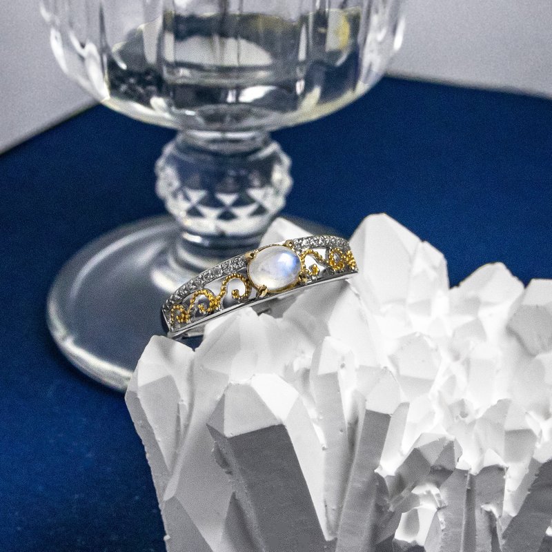 Moonstone June Stone blue light sterling silver ring - แหวนทั่วไป - เครื่องเพชรพลอย ขาว