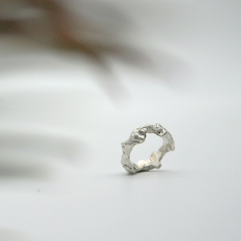 【熔岩 -Lava-】手工製作925通體純銀尾戒戒指 - 戒指 - 純銀 銀色