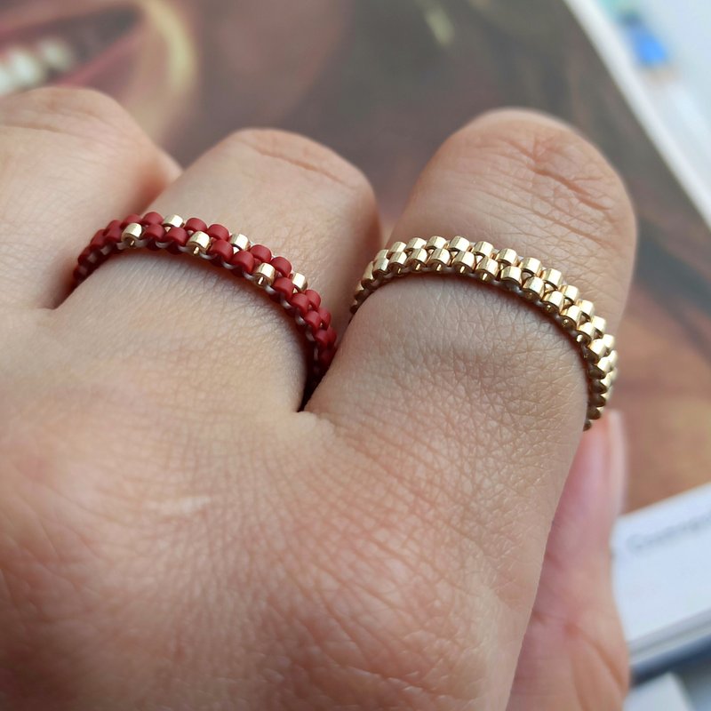 Set bead rings gold green for women Handmade jewelry Flexible stacking bead ring - 戒指 - 玻璃 紅色
