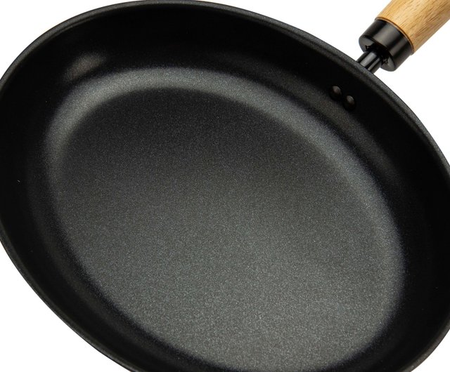 Toru Kuroyanagi】Japanese Oval Frying Pan - Shop tetsu-kuroyanagi Pots & Pans  - Pinkoi