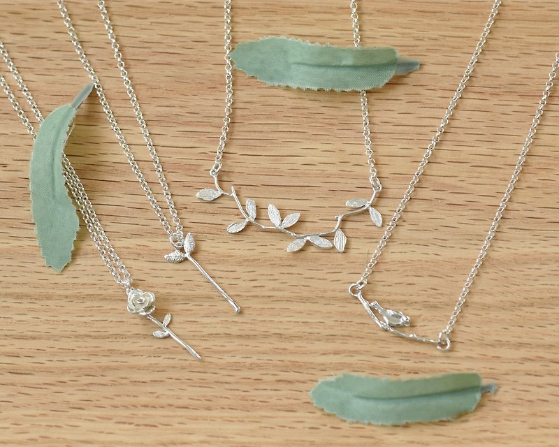 [ガールフレンドの宝石の季節 - ネックレスオプションの1 + 1]小さな枝、小さなバラ、草、木や鳥（新鮮なネックレス）:: C％の手作りの宝石:: - ネックレス - 金属 シルバー