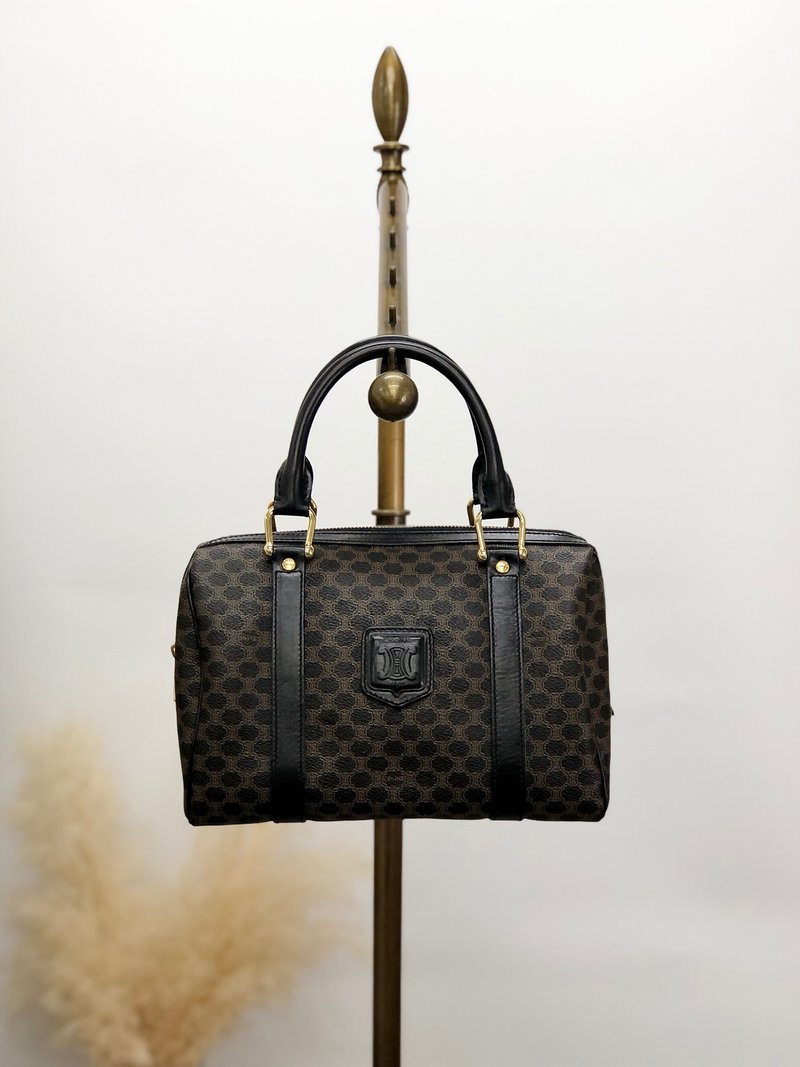【 日本直送　名牌中古包 】CELINE セリーヌ マカダム ショルダーバッグ ブラック ブラゾン型押し PVC/レザー ミニボストン オールド u3fgiw - 側背包/斜背包 - 防水材質 黑色