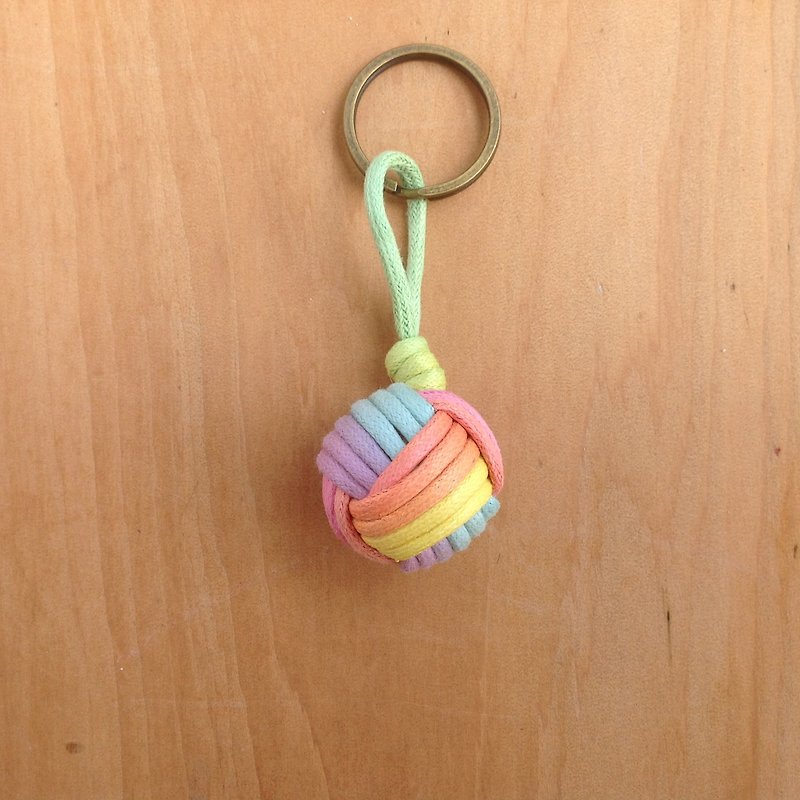 Monkey fistknot key ring-sailor key-gradient rainbow - ที่ห้อยกุญแจ - วัสดุอื่นๆ หลากหลายสี