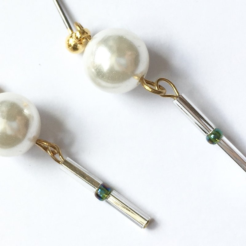 Sparkling needle / clip earrings - ต่างหู - เครื่องเพชรพลอย ขาว