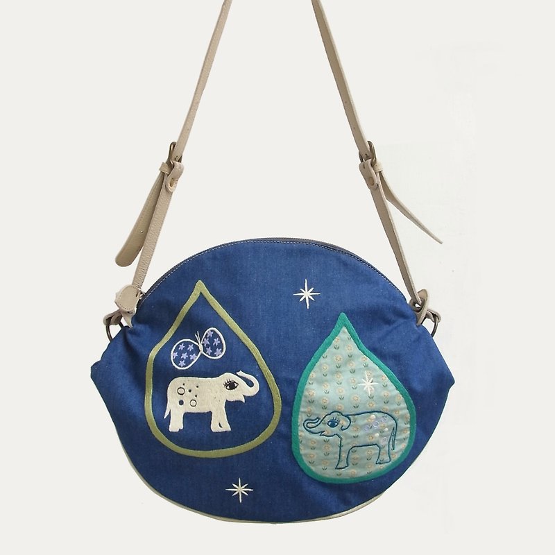 2 elephants embroidery shoulder bag - Messenger Bags & Sling Bags - Cotton & Hemp Blue