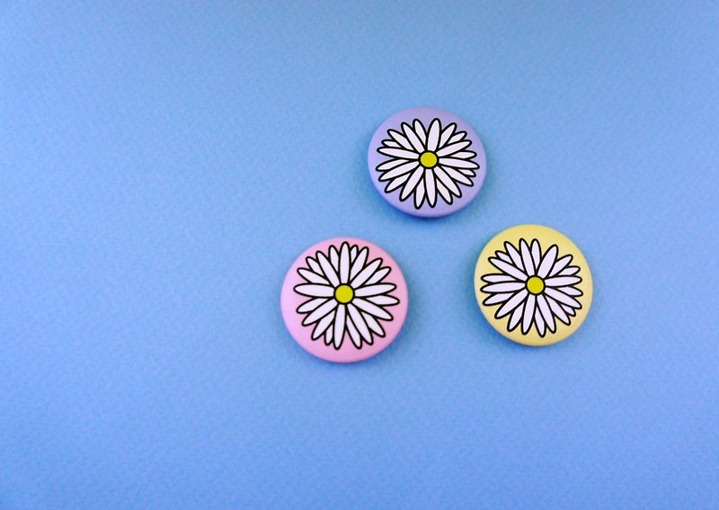 Daisy badge / 2 colors - เข็มกลัด/พิน - พลาสติก หลากหลายสี