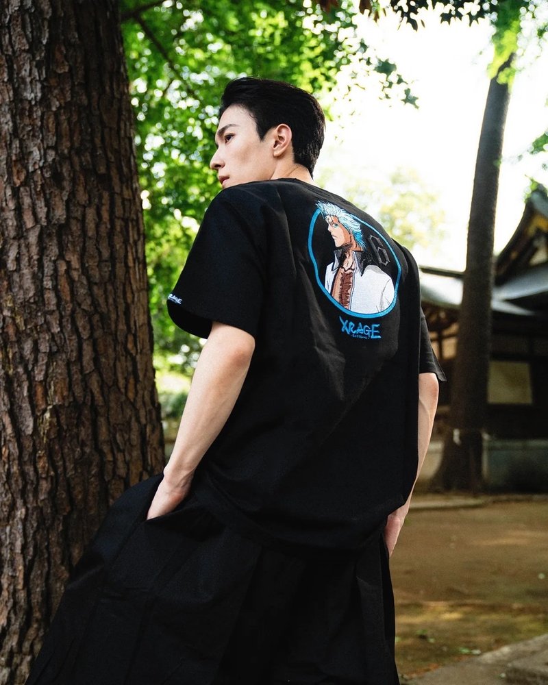 【XRAGE X 死神BLEACH聯名】豹王 重磅純棉刺繡短T-shirt - 男 T 恤 - 棉．麻 黑色