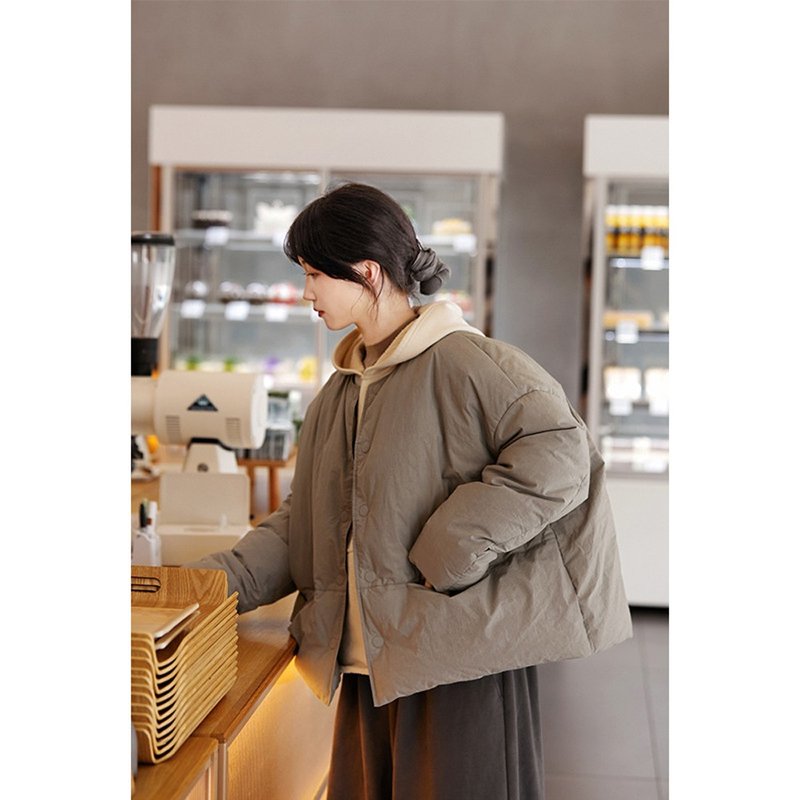 青灰色棉樸素白鴨絨高級保暖短款羽絨服 - 女上衣/長袖上衣 - 棉．麻 
