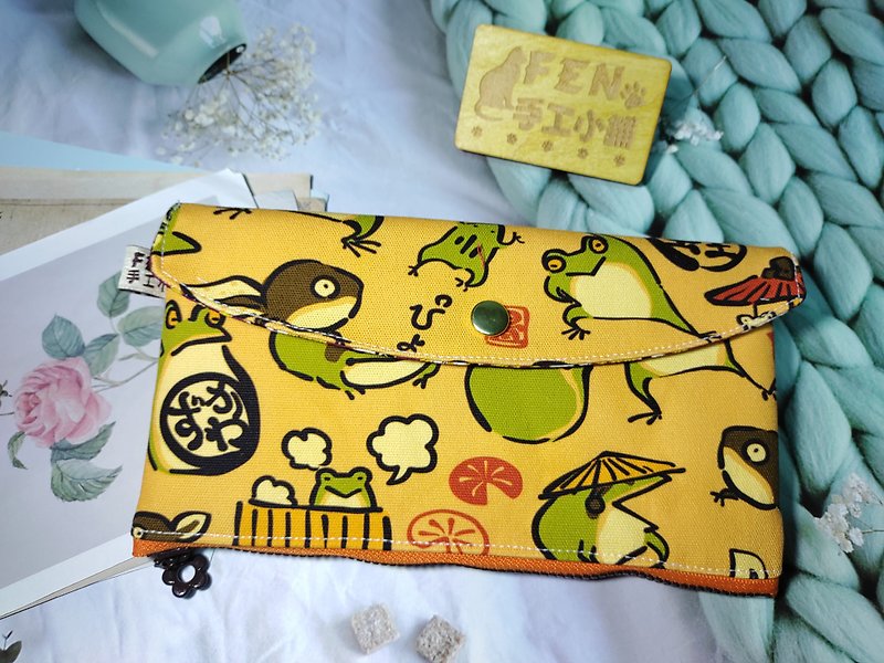 Japan limited edition Oxford cotton cloth and wind frog zipper cloth red envelope bag - zipper red envelope bag below - handmade storage bag - กระเป๋าคลัทช์ - ผ้าฝ้าย/ผ้าลินิน 