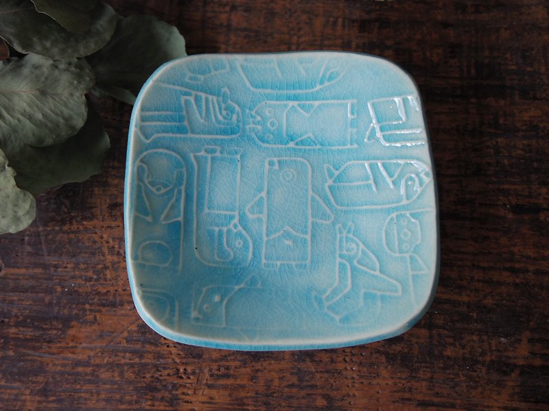 Turkish blue square tiny plate with relief penguins - จานและถาด - ดินเผา สีน้ำเงิน