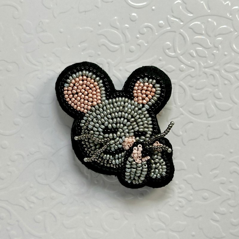 Handmade Beaded Clap Hand Mouse - Brooches - Other Materials Multicolor