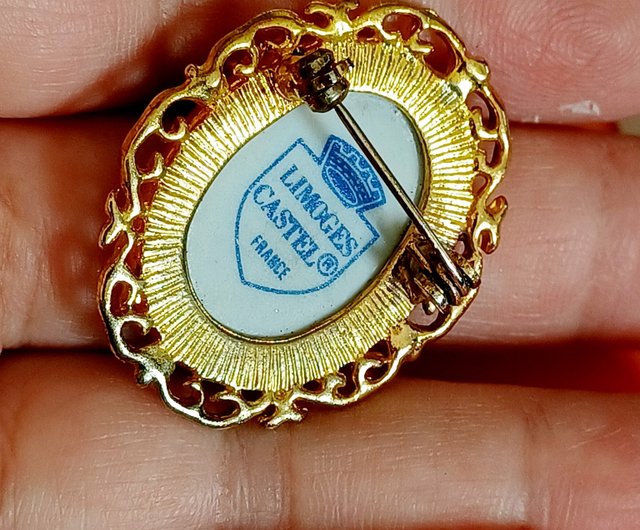 LIMOGES Castel BROOCH,The Proposal France Vintage Gold