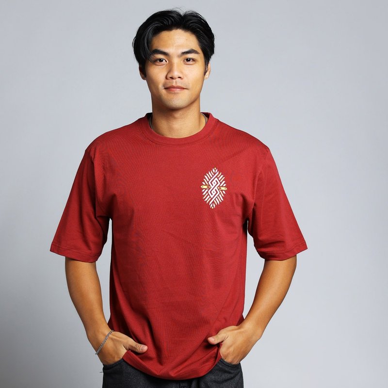 [Totem Series] Weaver Embroidery Wide Version Five-quarter Sleeve Unisex T (maroon) - เสื้อยืดผู้ชาย - ผ้าฝ้าย/ผ้าลินิน สีแดง