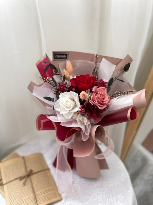 花束 バラ カーネーション 永遠のバラ3本の花束 l 母の日の花束（カーネーションと交換可能