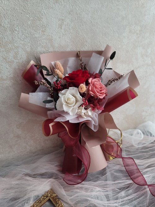 永遠のバラ3本の花束 l 母の日の花束（カーネーションと交換可能