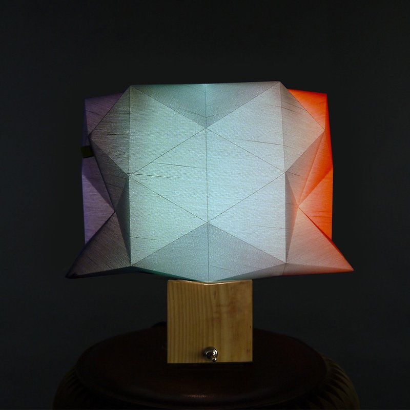 deLightシルクランプ9 /木製ランプホルダー/手作り折りたたみアート/受賞歴のある製品 - 照明・ランプ - シルク・絹 