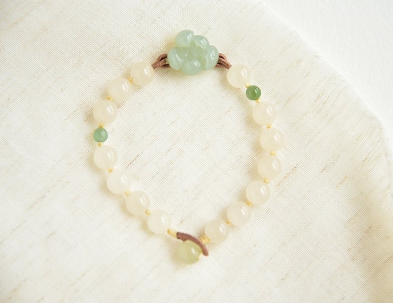 【蓮遇】天然和田玉青海料晴水雕刻蓮花藕粉圓珠手鏈手串 - 手鍊/手環 - 玉石 粉紅色