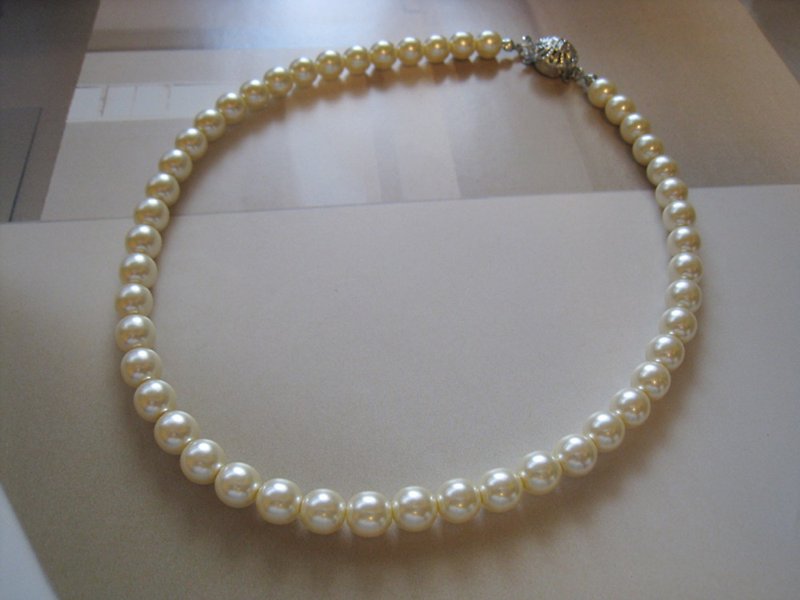 Silky Pearl Necklace / 45cm..8mm : Cream Bridal* - Necklaces - Pearl White