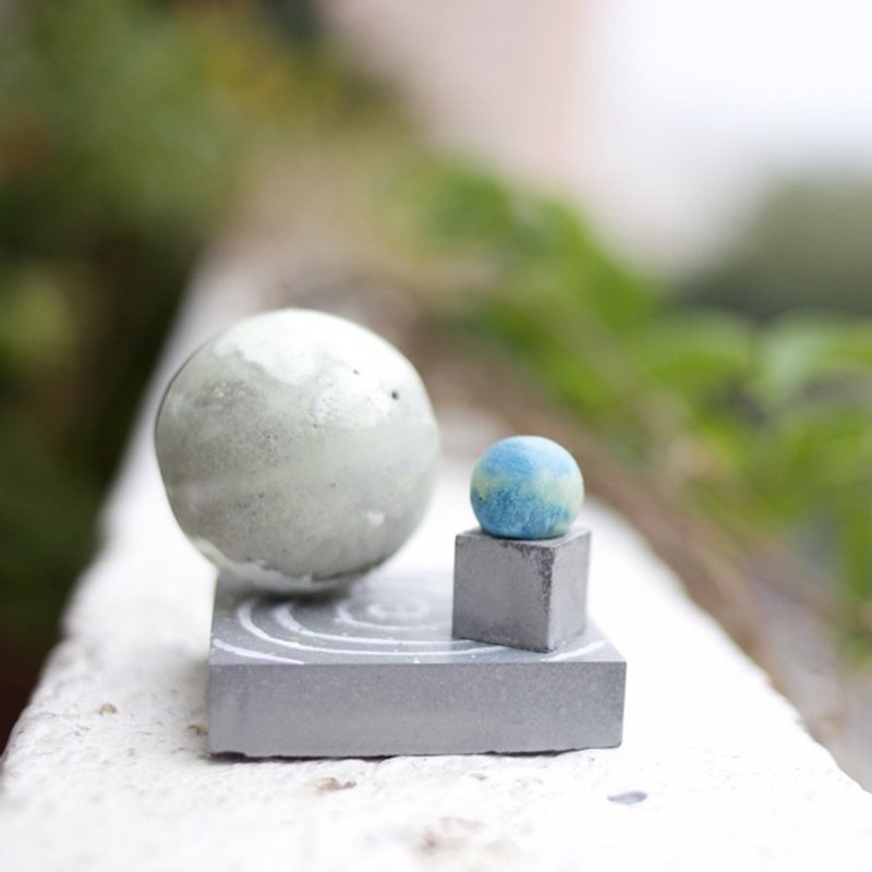《轉變》夜光水泥月球星系擺設 - 擺飾/家飾品 - 紙 卡其色