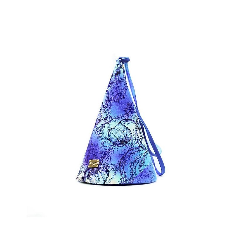 Hong Kong designer brand BLIND by JW cone Backpack (Blue Ocean) - กระเป๋าเป้สะพายหลัง - วัสดุอื่นๆ สีน้ำเงิน