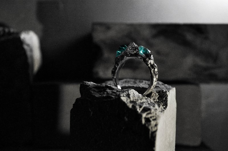 礦脈。磷灰石/閃靈鑽 純銀戒指 - 戒指 - 純銀 綠色
