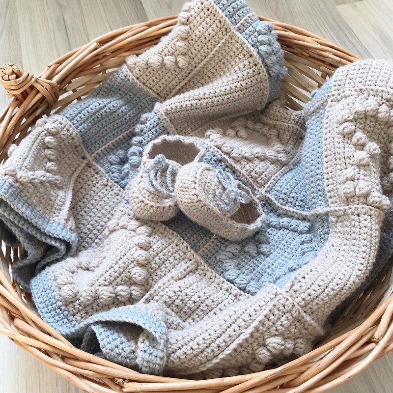 Knit baby blanket and baby booties, Baby gift set, Crochet baby blanket - 彌月禮盒 - 棉．麻 灰色