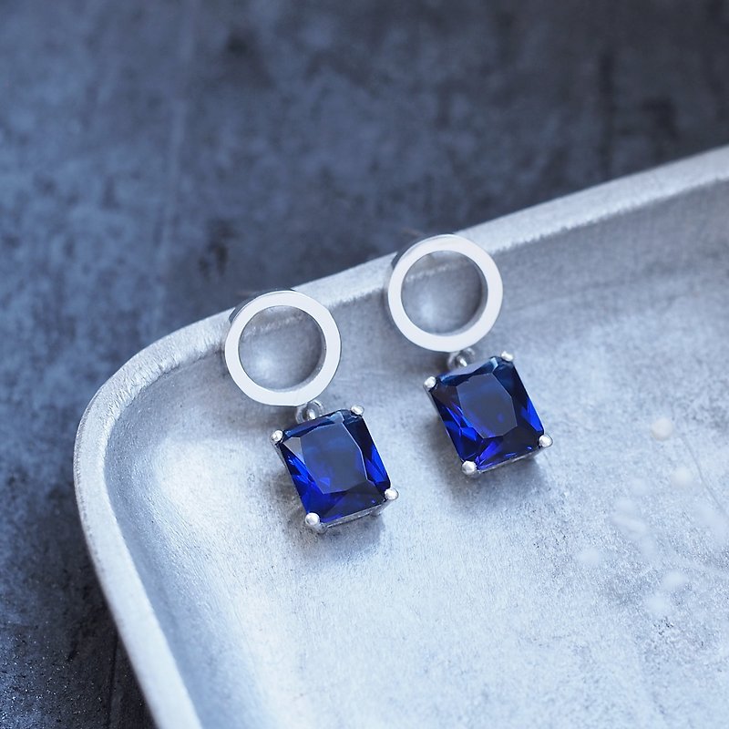 Sapphire 丸 + 四角 ゆれる ピアス シルバー925 - 耳環/耳夾 - 其他金屬 藍色