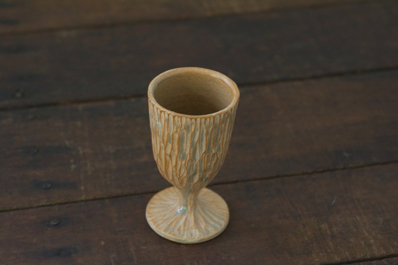 鑿木紋高腳杯 | 沙青 | A - 茶壺/茶杯/茶具 - 陶 咖啡色